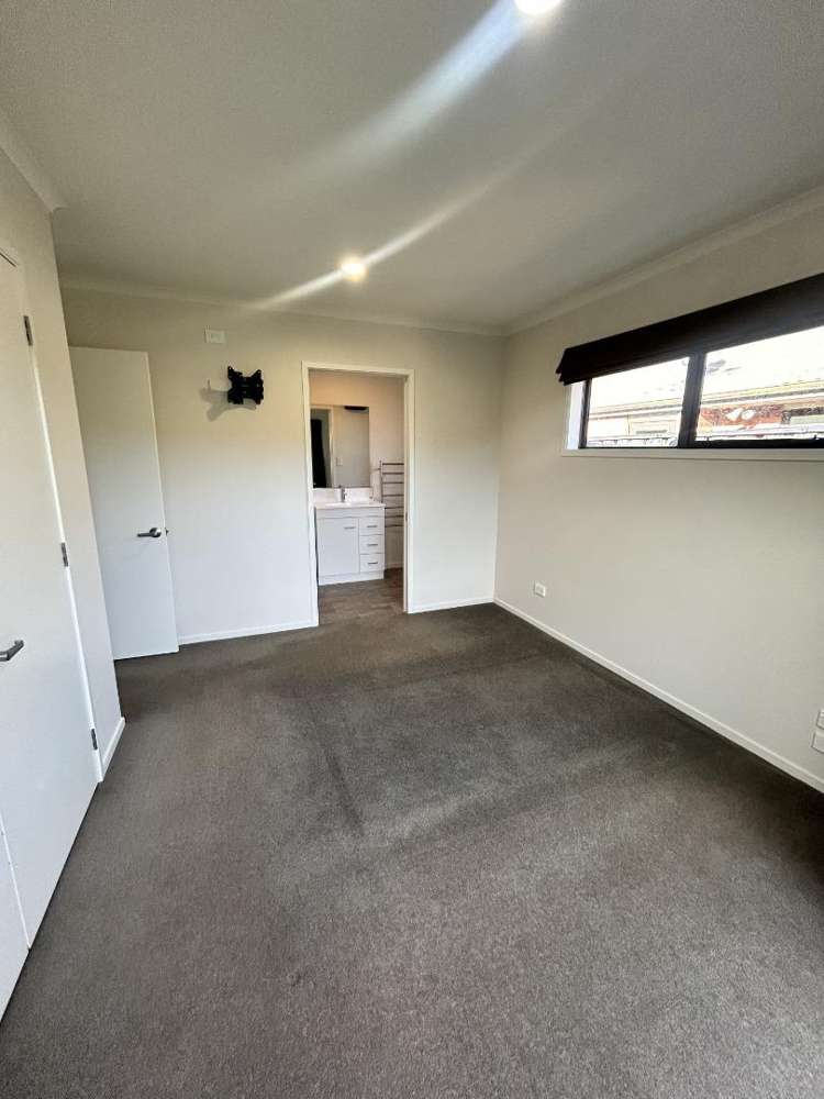 37 Rosamond Way 11103_3