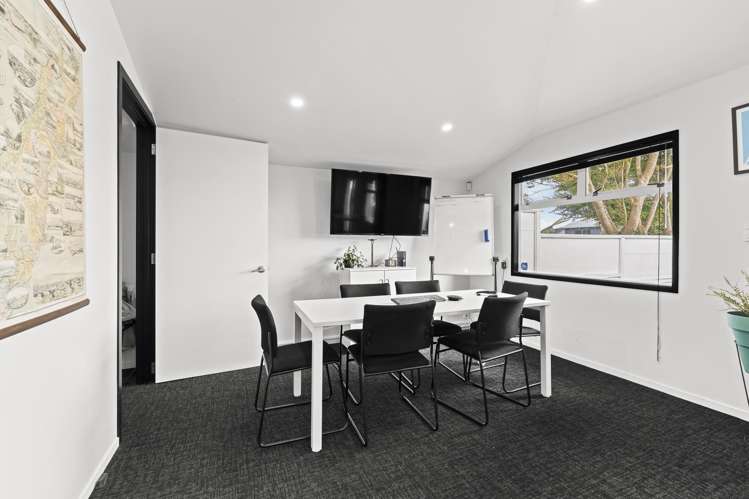 57 Vivian Street New Plymouth Central_11