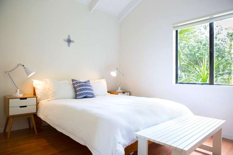 64 Trig Hill Road Onetangi_5