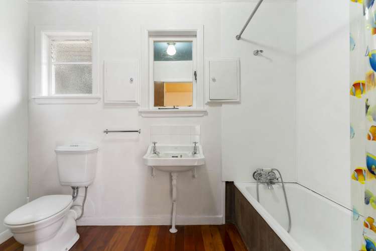 578 Beach Road Rothesay Bay_12