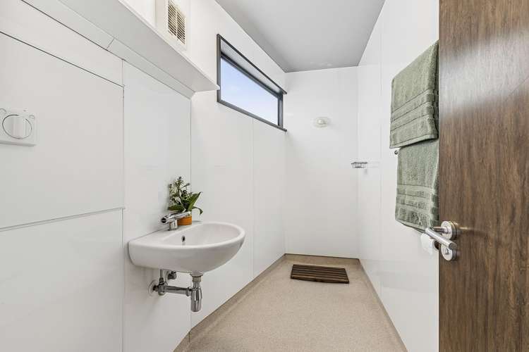 87 Marine Parade Seatoun_20