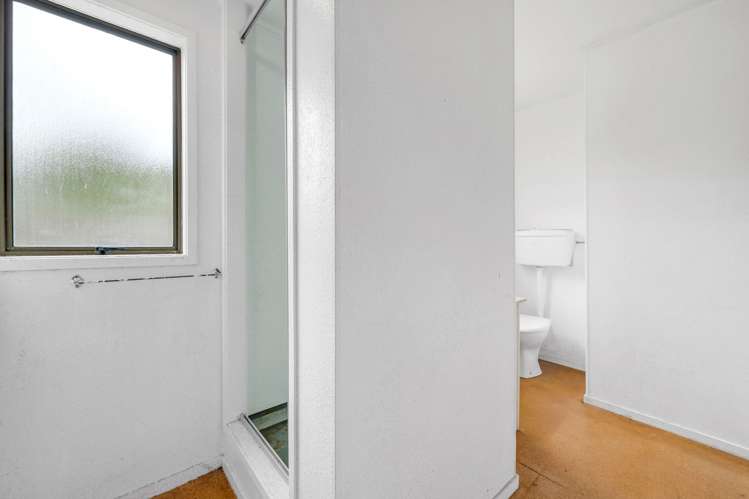 2/3 The Esplanade Eastern Beach_18