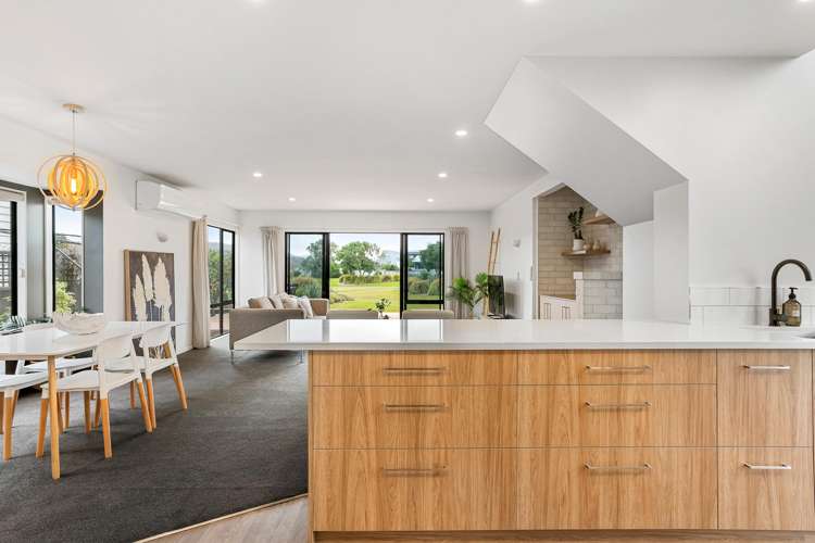 10 Ajax Head Pauanui_12