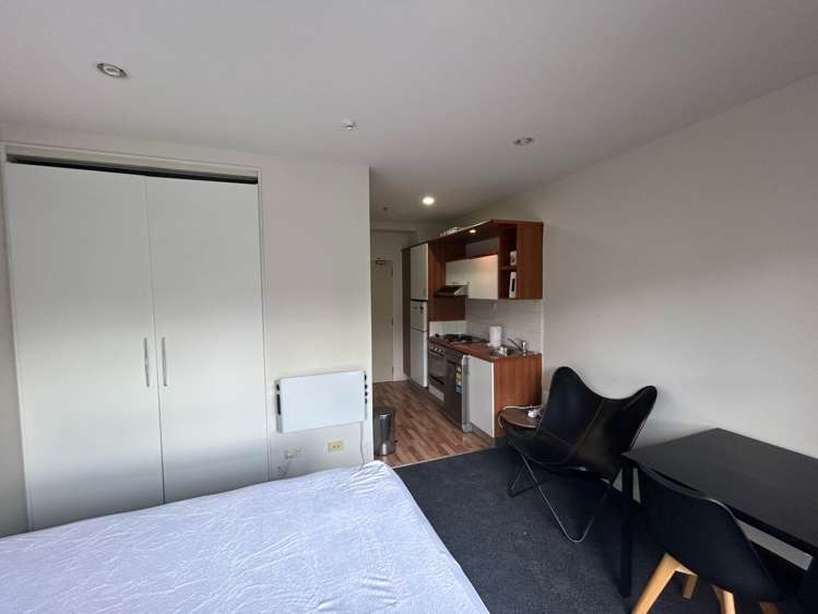 GB/82 Wakefield Street City Centre_2