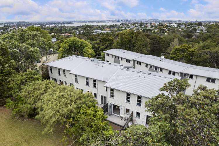 8/13 Kaihu Street Northcote_14