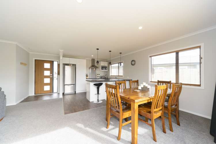 13 Wescombe Grove Feilding_6