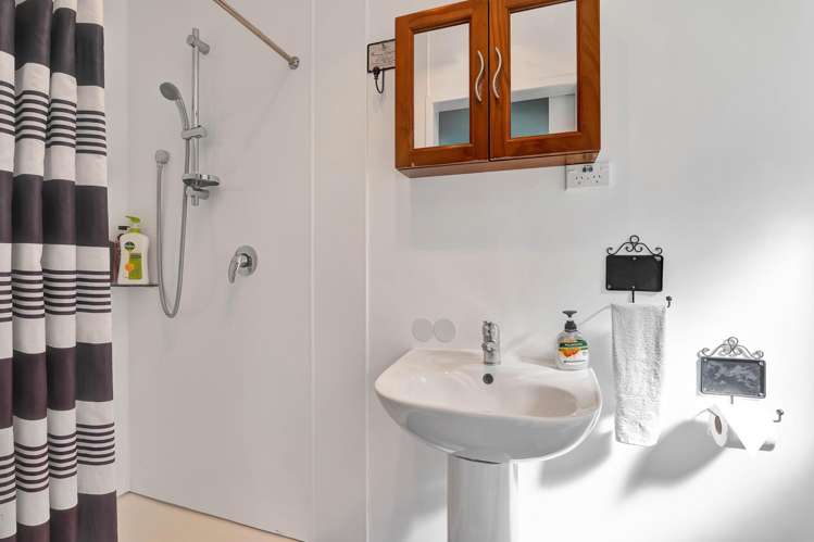 15 Brecon Road Stratford_20