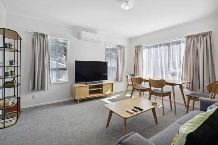 65 Freyberg Street Lyall Bay_17