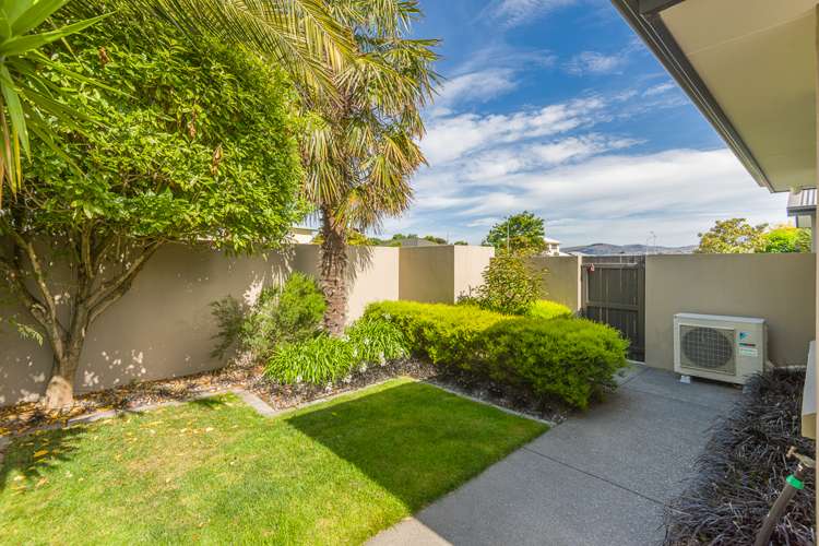 64 Travis Country Drive Burwood_24