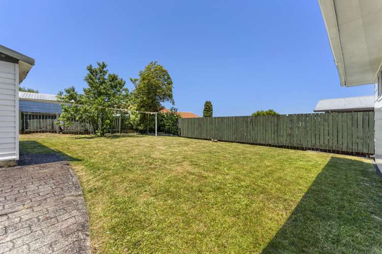 24 Hartford Crescent Totara Park_17