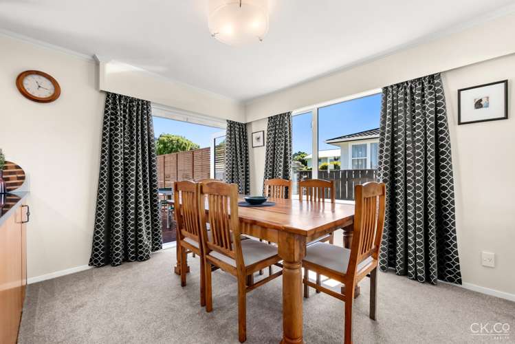 71 Holdsworth Avenue Trentham_9