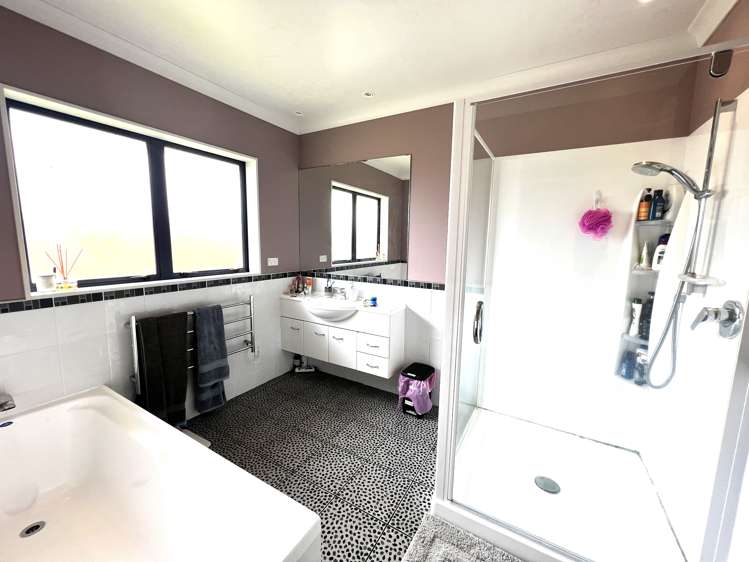 186 Pacific Drive Fitzherbert_12