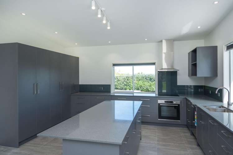 32 Royd Road West Gisborne_5