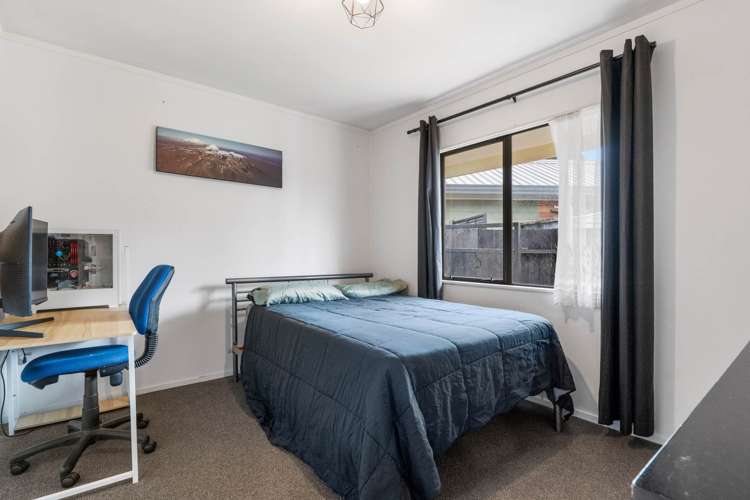 15 Ferndown Close Brookfield_9