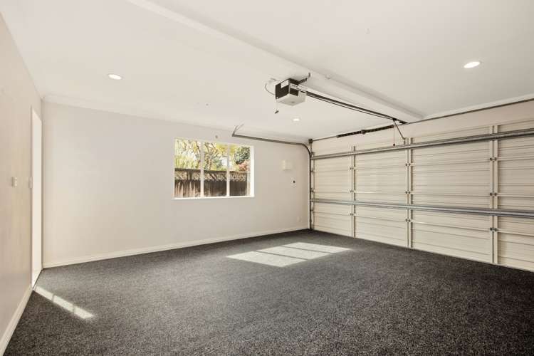 2/10 Military Road Boulcott_18