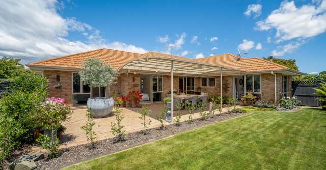 Stunning Springlands residence - must be sold!