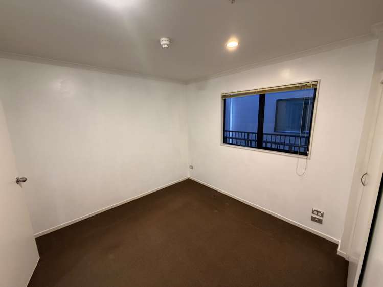 Queen's Lodge 176 Broadway Newmarket_6