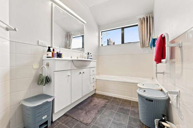 2/243 Main Highway Ellerslie_19