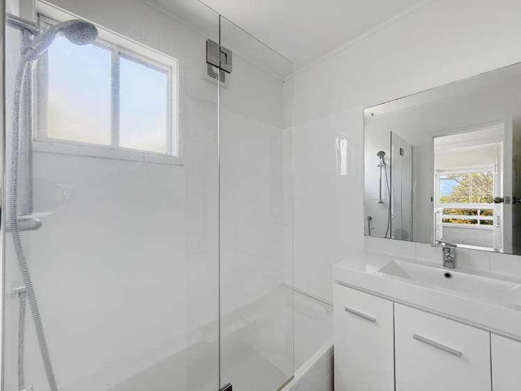 1/8 Rewi Street Torbay_8