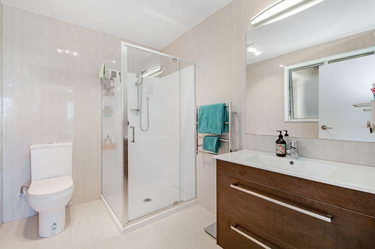 135 Alec Craig Way Gulf Harbour_9