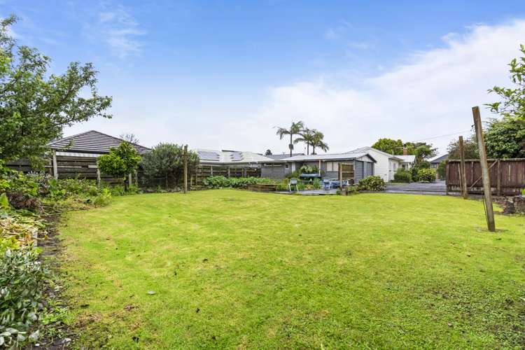 42 Earlsworth Road Mangere East_11