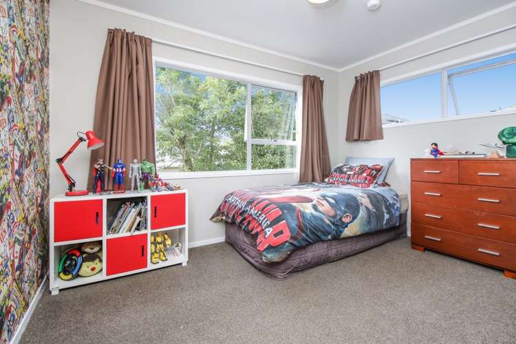 8 Seakens Way Glen Eden_9
