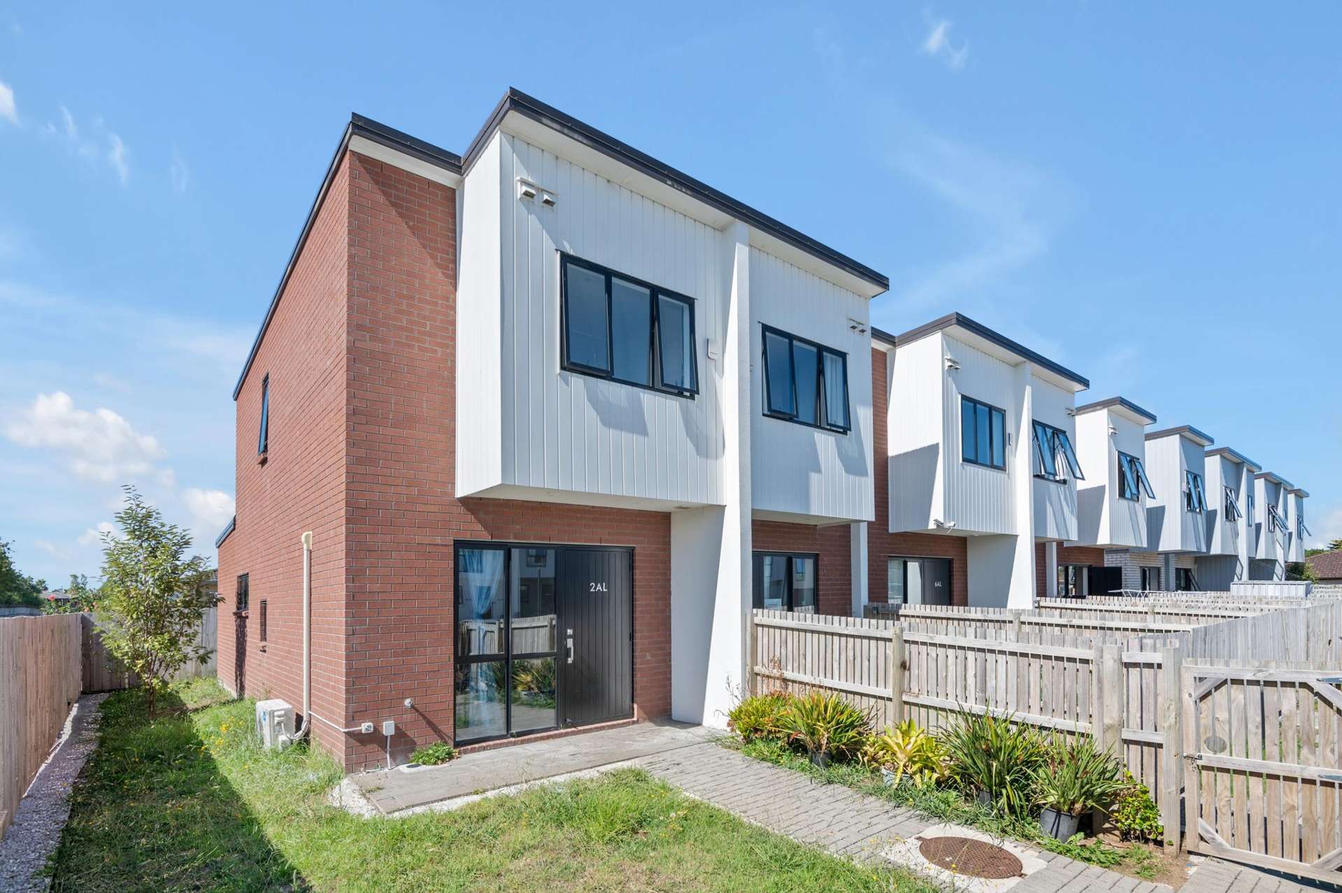 2 Aumarire Lane Favona_0