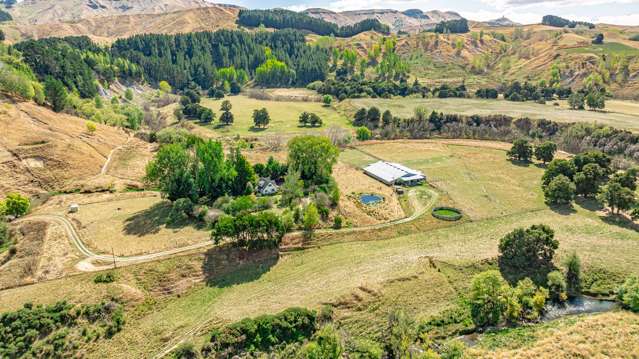 Rural retreat on Te Wharau