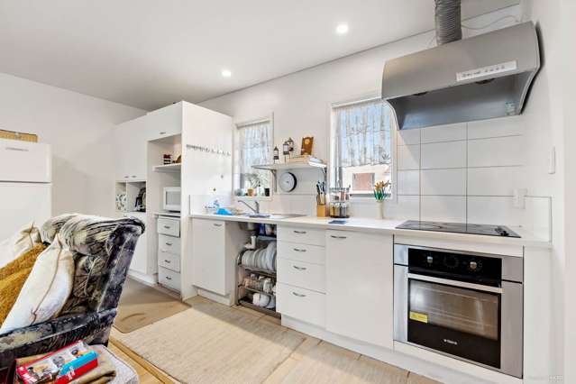 3/4 Ambrico Place New Lynn_4