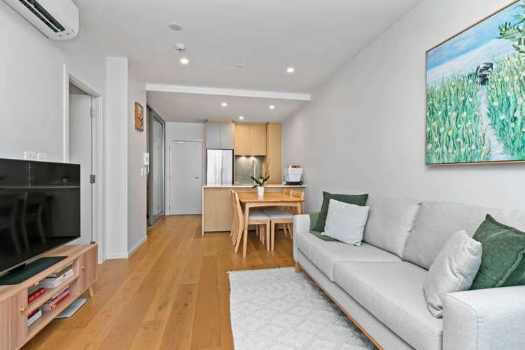 218/9 Madeira Lane Grafton_4