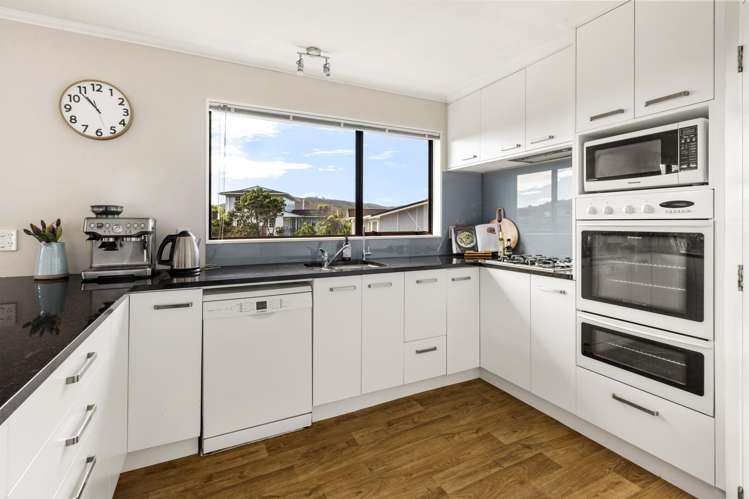 19 Paddington Grove Karori_4