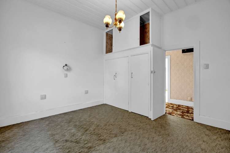 16 Old South Road Okato_12