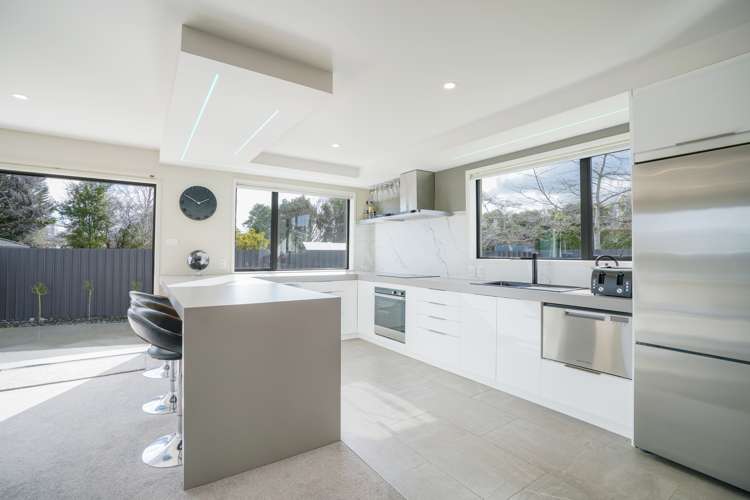 102 Findlay Road Ascot_4