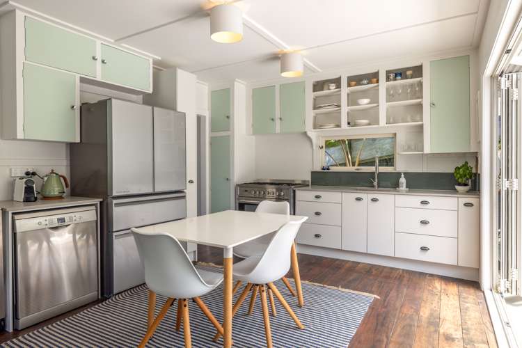 70 Queens Drive Oneroa_35