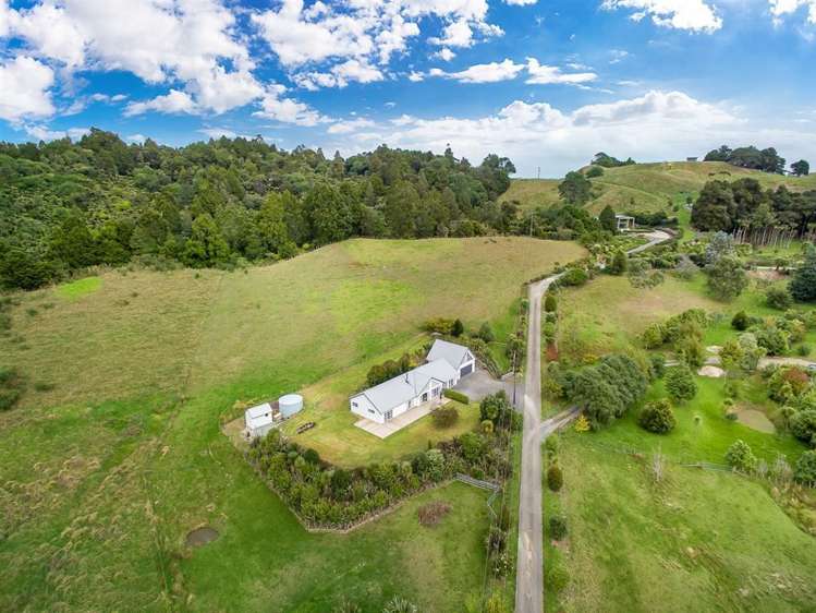 49 Lloyd Drive Wainui_22