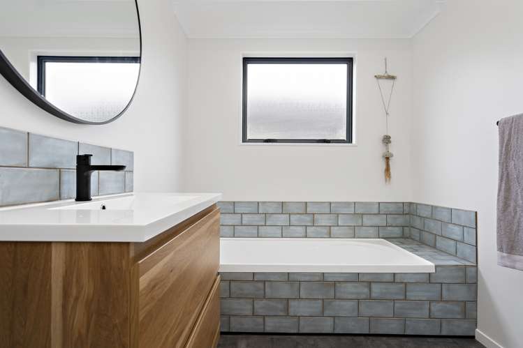 262 Thomas Road Rototuna North_9