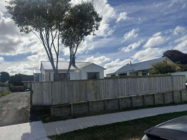 Three bedroom available on Brooklands Road