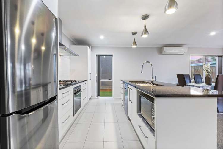 92 Popokatea Drive Takanini_3