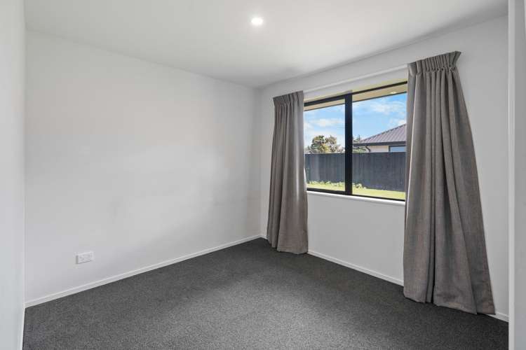 5 Roles Way Rolleston_14