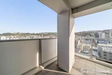 1215/74 Taranaki Street_2