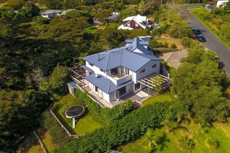 4 Bernard Magnus Lane Greenhithe_0