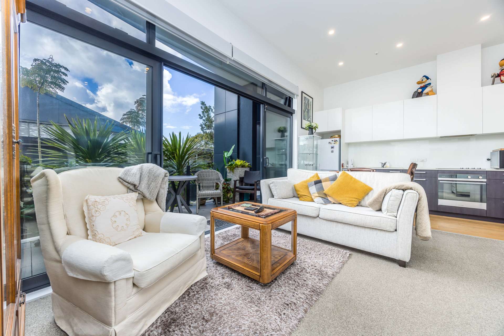 2/8 Thompson Park Road Mount Wellington_0