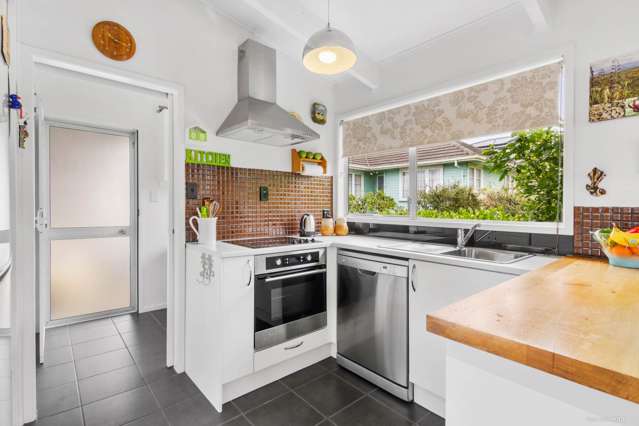 1/114a Kervil Avenue Te Atatu Peninsula_2