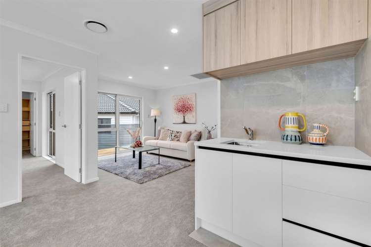 2 Uru Drive Flat Bush_11