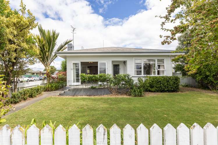 18 Avenue Road_0