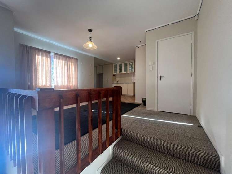 12 Wairata Place Te Atatu South_3