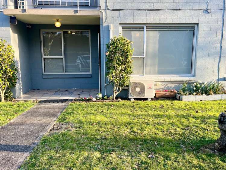 2/2 Fairview Road Mount Eden_7