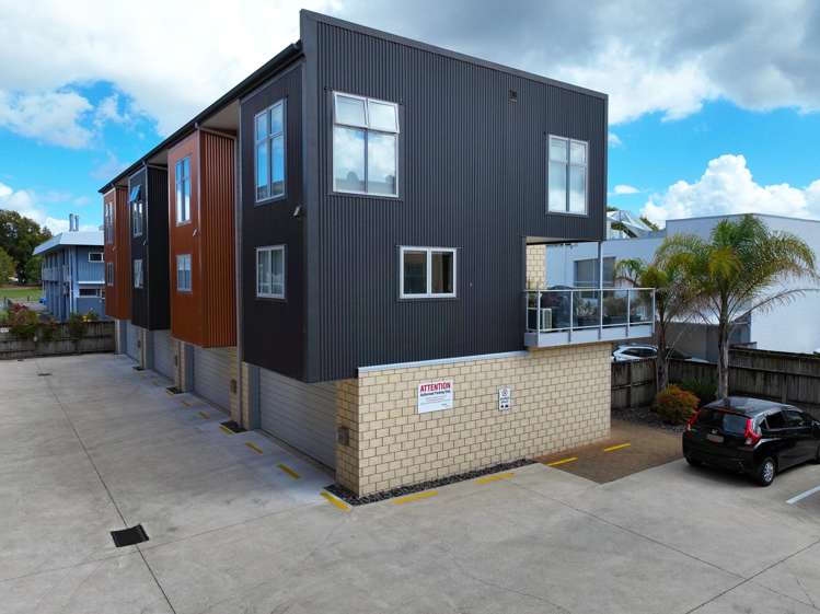 2/9 Vialou Street_0
