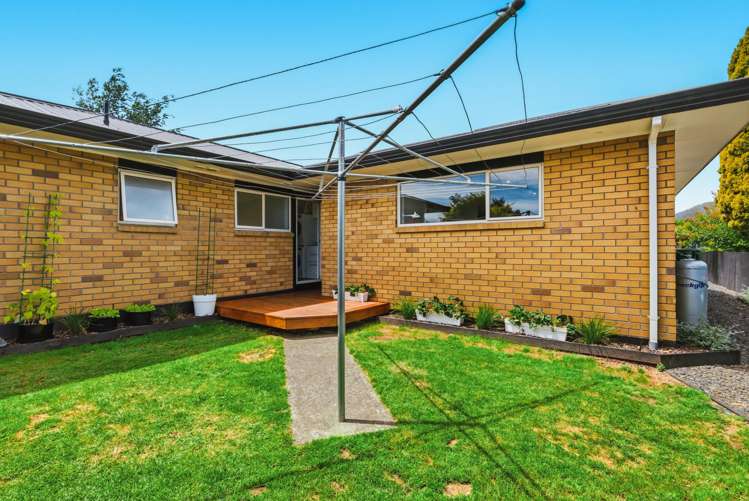 2/15 Kotare Street Hilltop_21