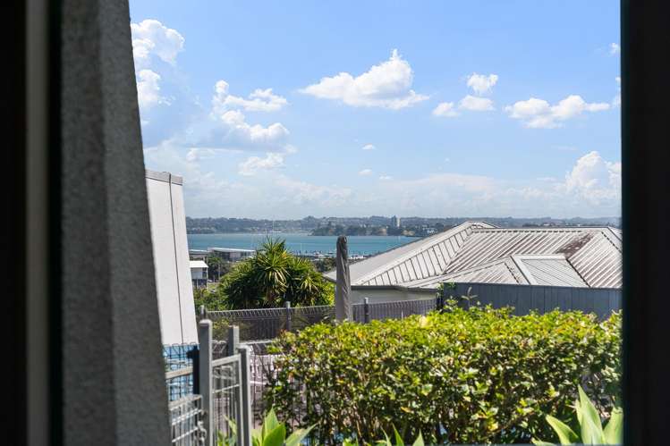 2/18 Takitimu Street Orakei_11